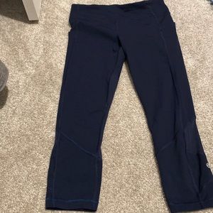 Lululemon cropped leggings size 6 navy